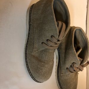 Size 3 in kids bearpaw boots